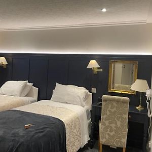Semi Basement Twin Room